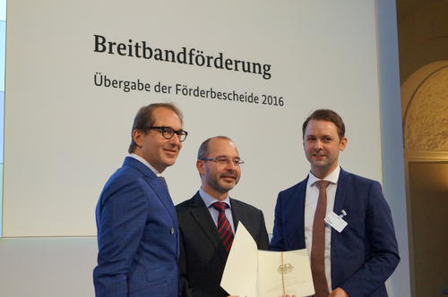 Bundesminister Dobrindt, 1. Bürgermeister Grundner, MdB Lenz (von links nach rechts)